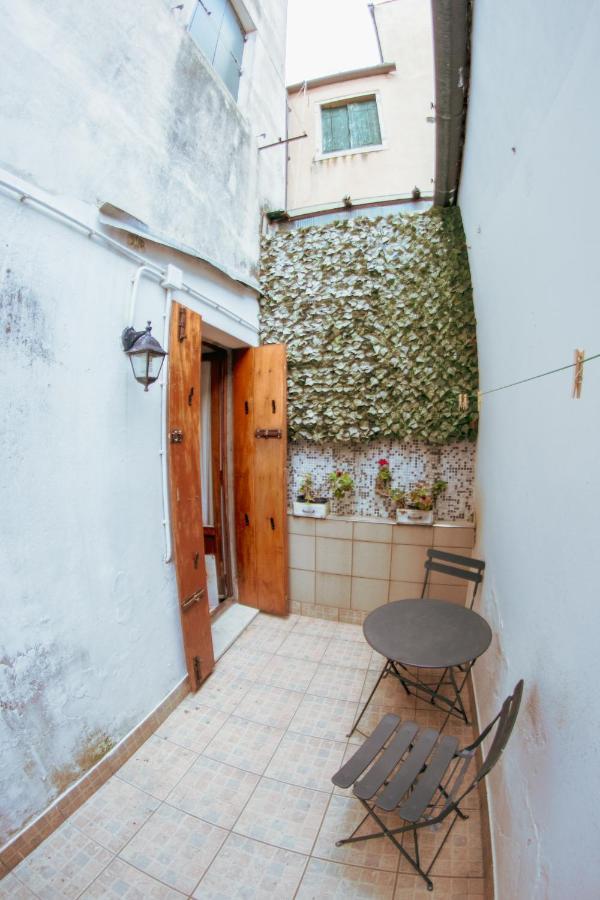 Zaffiro Apartament *
